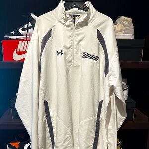 UNDER AMOUR TOWSON UNIVERSITY GOLF TEAM PULLOVER. CONDITION IS USED, LIGHTLY.